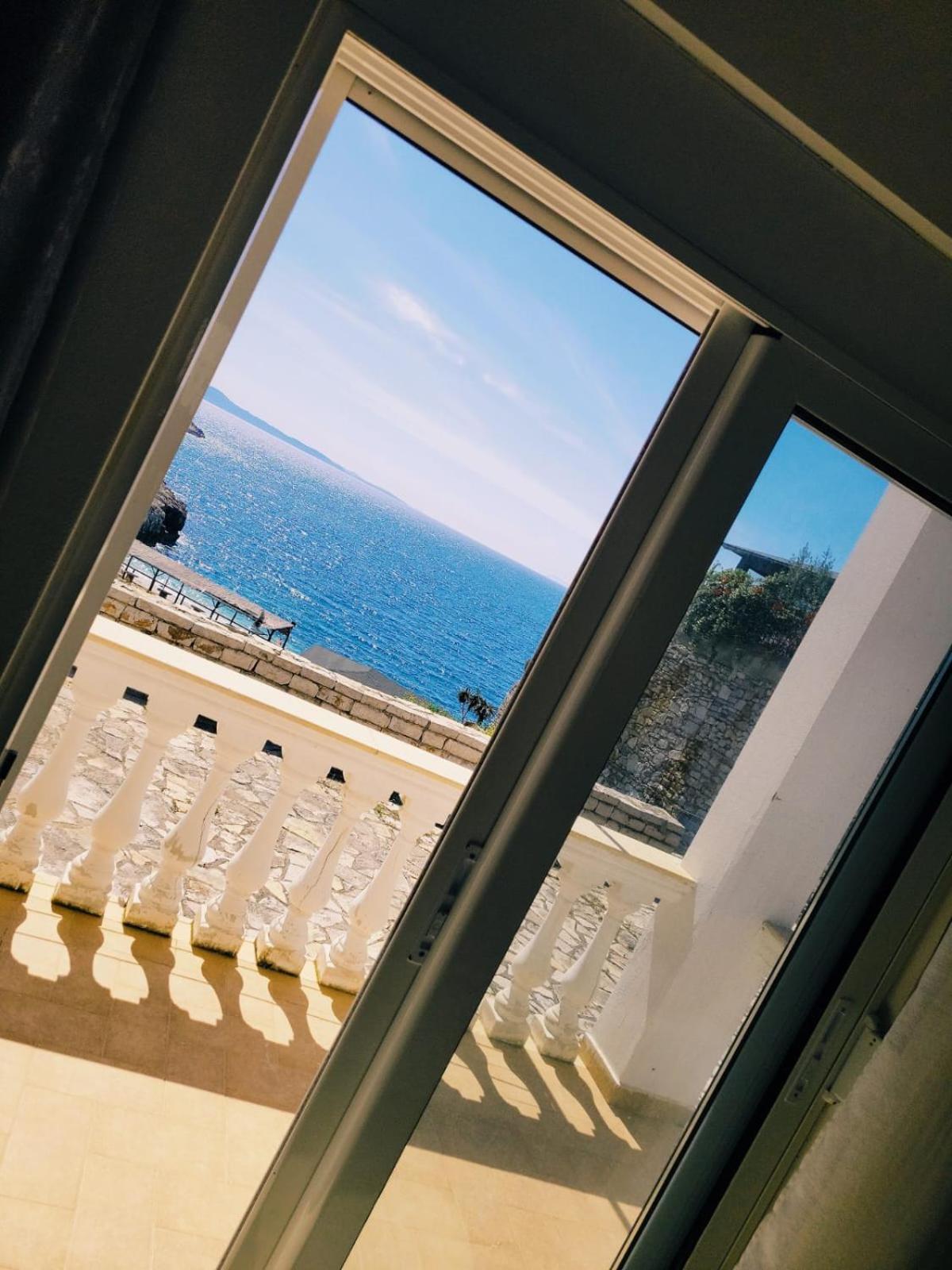 Junis Seaside Private Sarandë